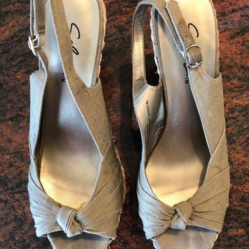Solanz khaki green wedge open toe sandal